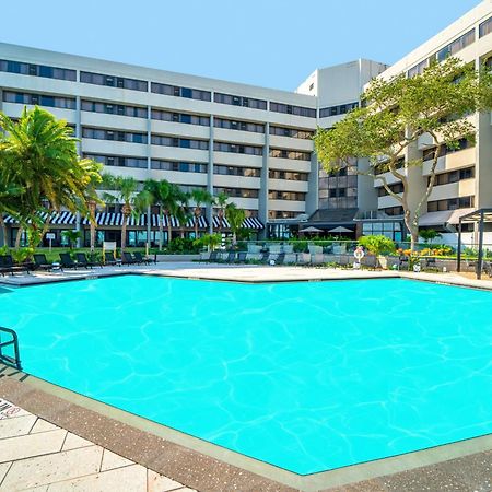 Doubletree By Hilton Tampa Rocky Point Waterfront Hotel Екстериор снимка