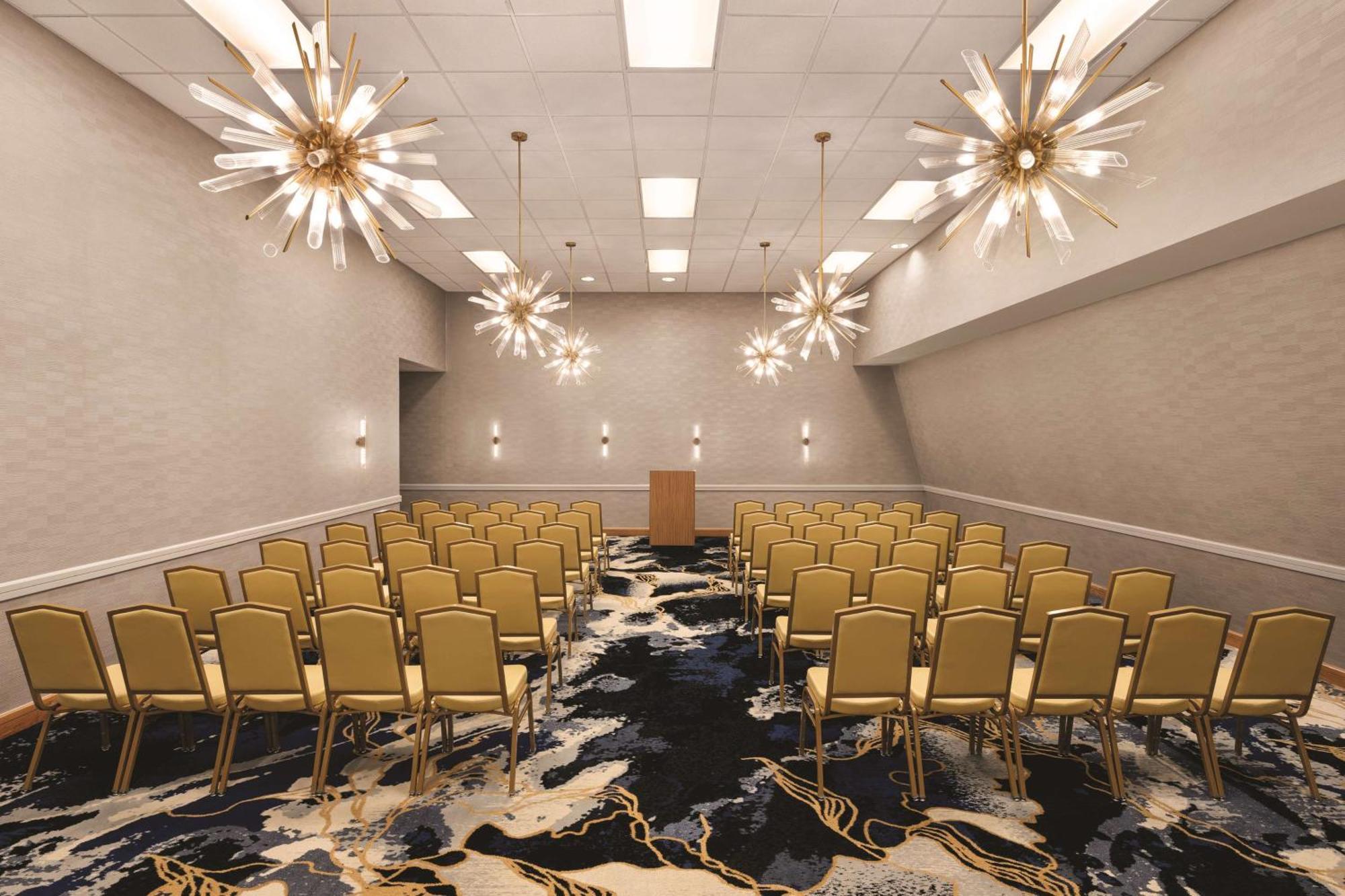 Doubletree By Hilton Tampa Rocky Point Waterfront Hotel Екстериор снимка